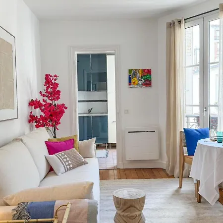 Escapade Parisienne Stylee