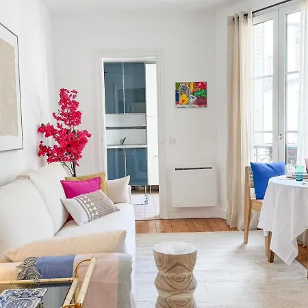 Escapade Parisienne Stylee *